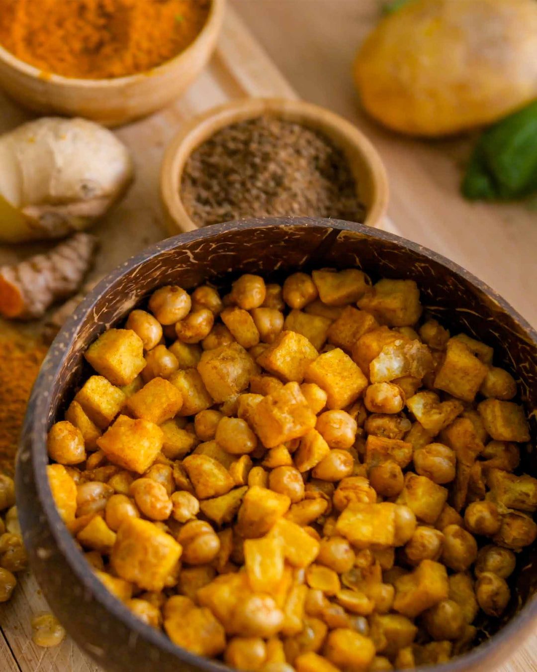 Best Foodies Better Bites mit Kichererbsen und mildem Curry serviert